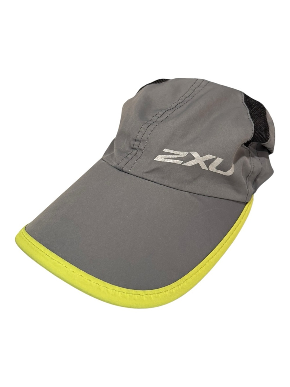 2XU Gray Visor with Neon Yellow Edge